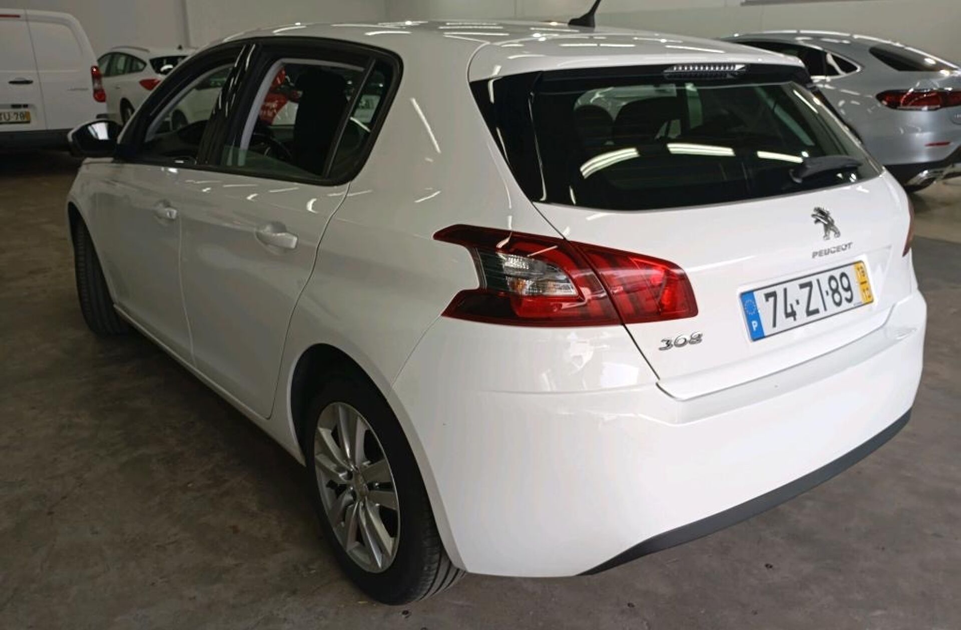 PEUGEOT 308 1.5 BlueHDi Business Line