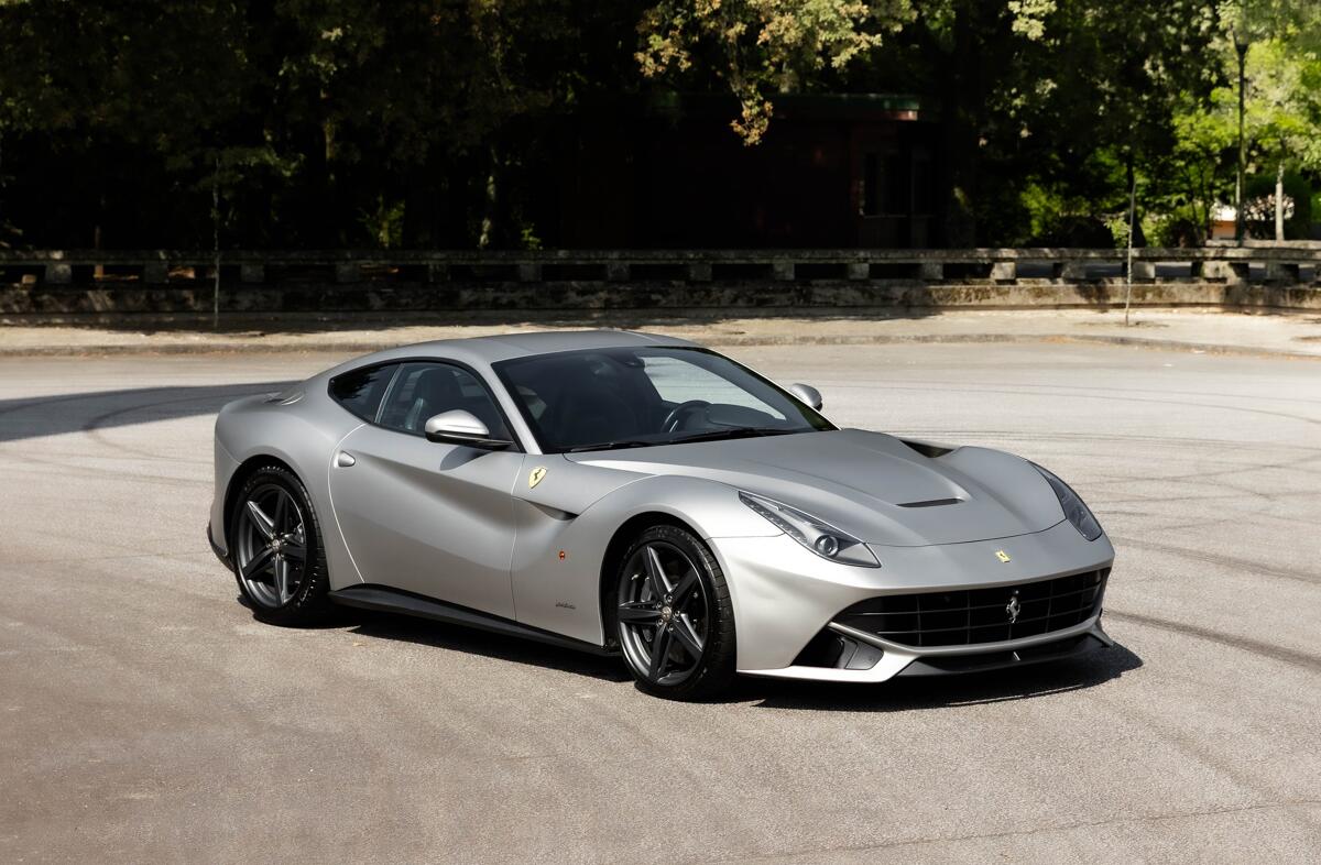 FERRARI F12 Hele
