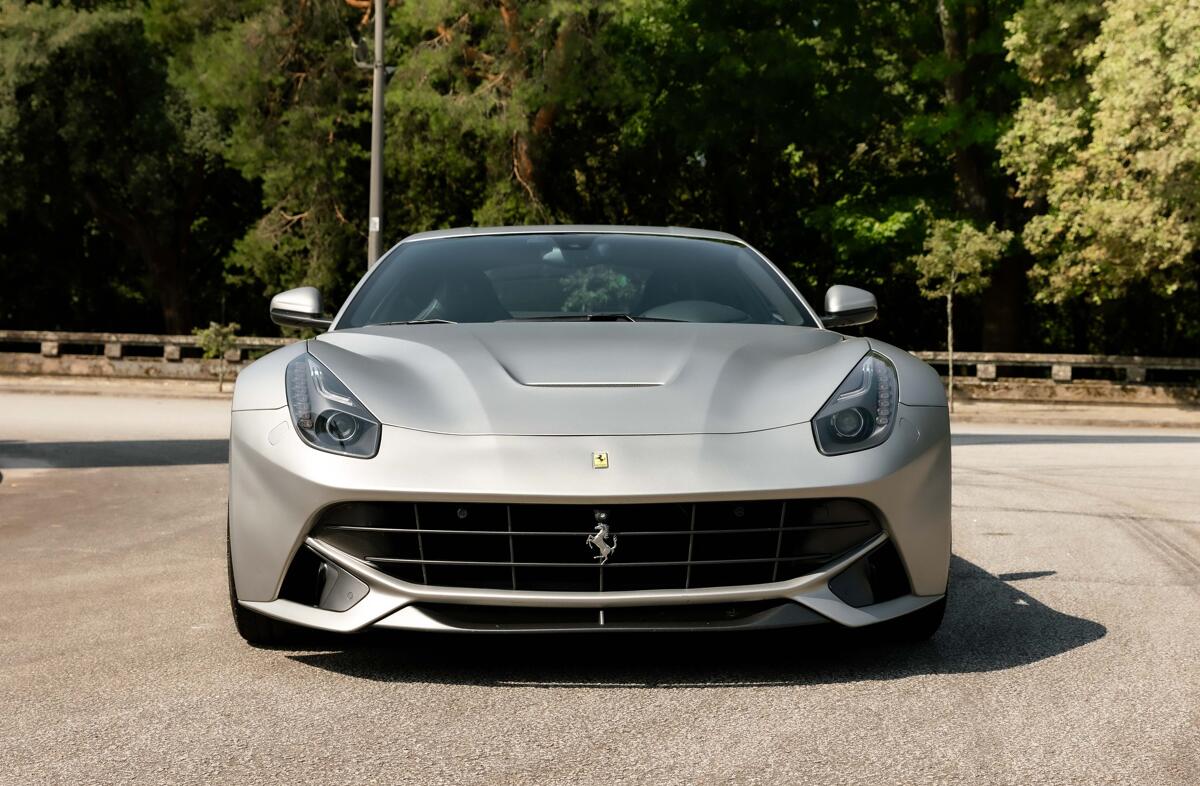 FERRARI F12 Hele
