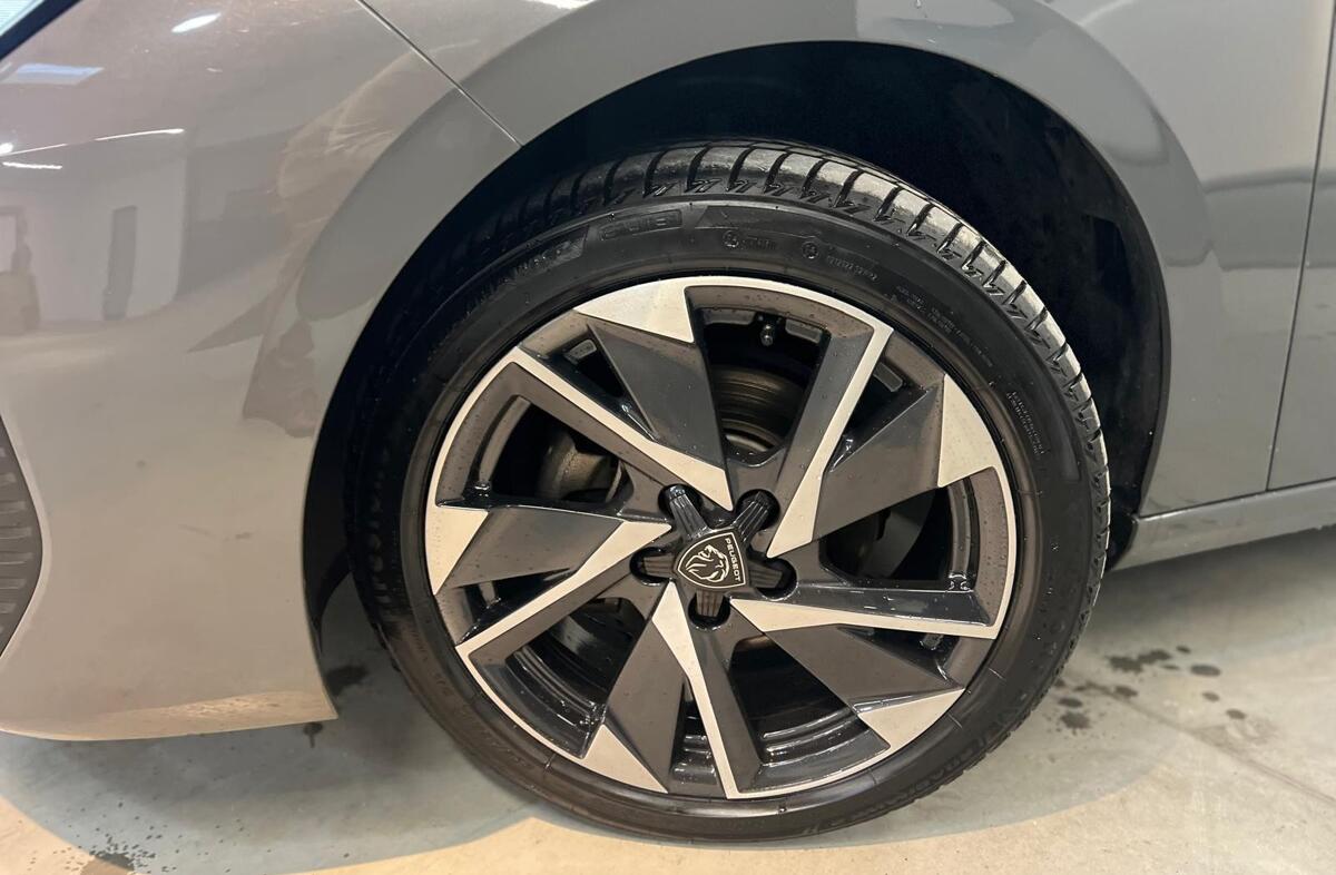 PEUGEOT 308 1.2 PureTech Allure