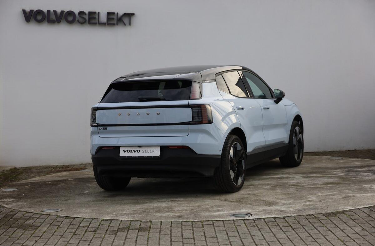 VOLVO EX30 69 kWh Single Motor Extended Range Ultra