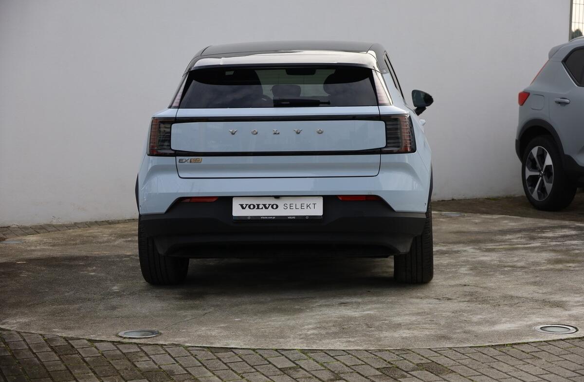 VOLVO EX30 69 kWh Single Motor Extended Range Ultra