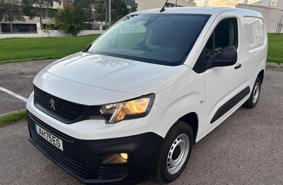 PEUGEOT Partner 1.5 BlueHDi Pro Longa