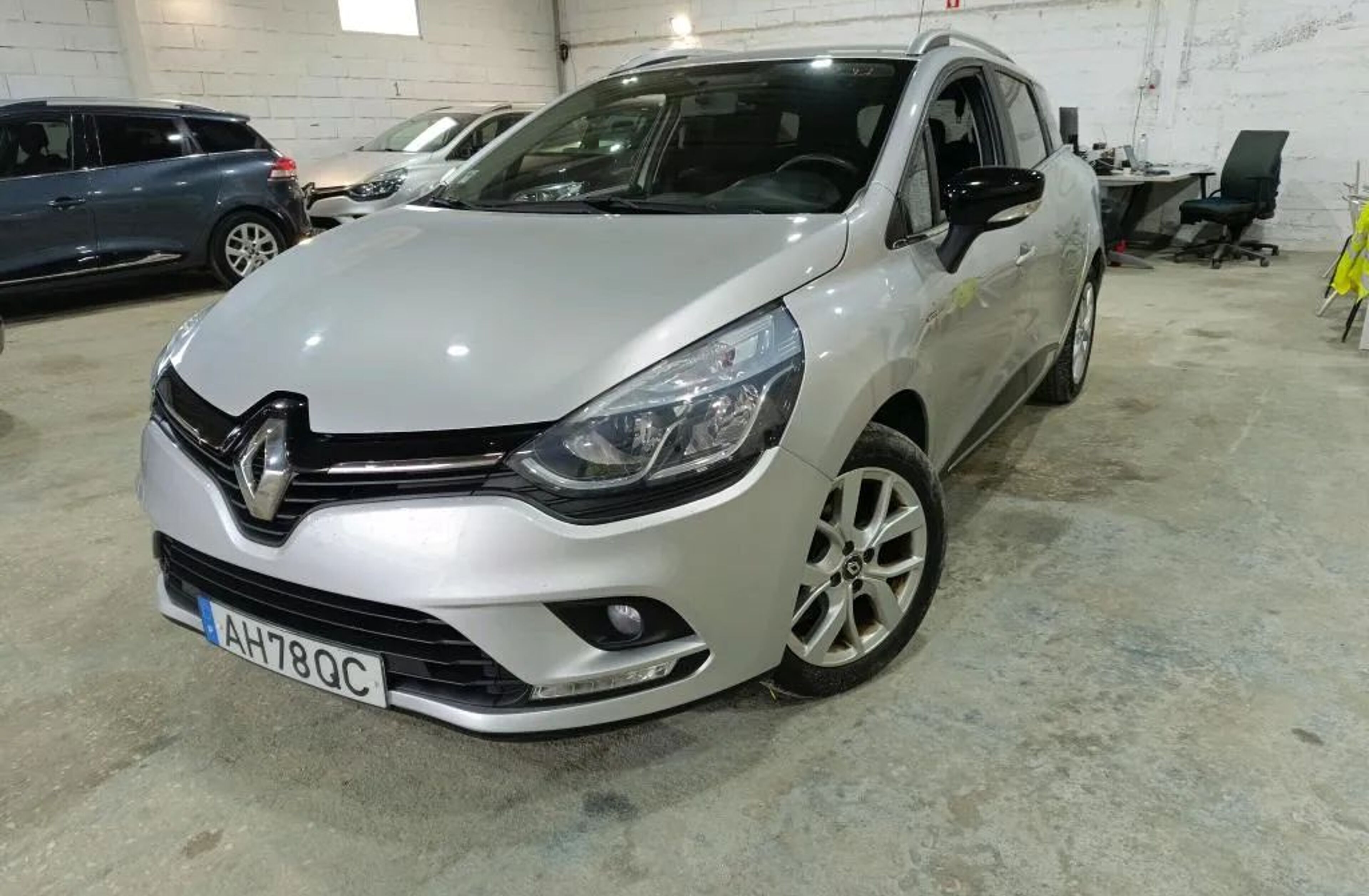 RENAULT Clio 0.9 TCe Limited