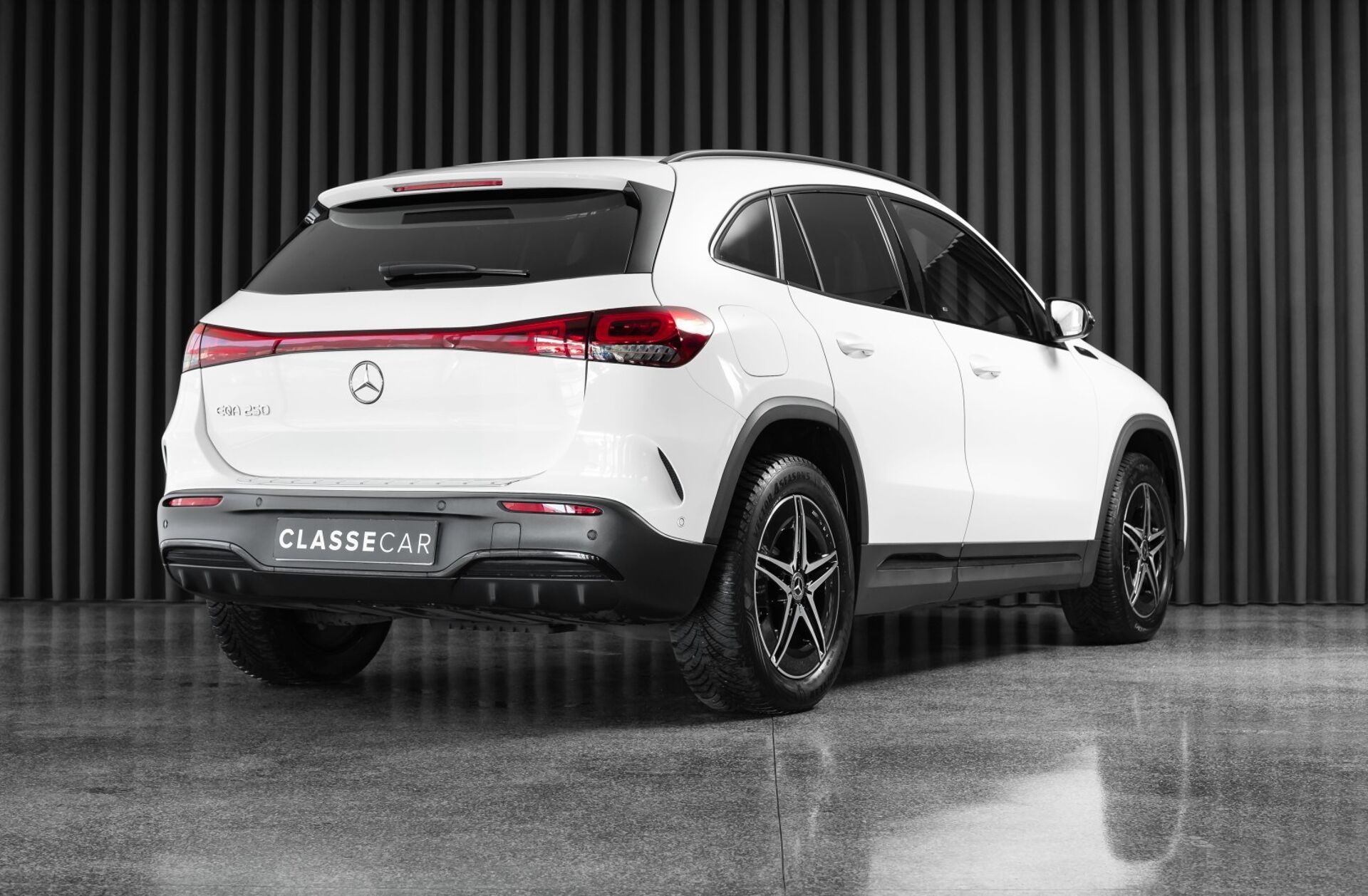 MERCEDES EQA 250 AMG Line