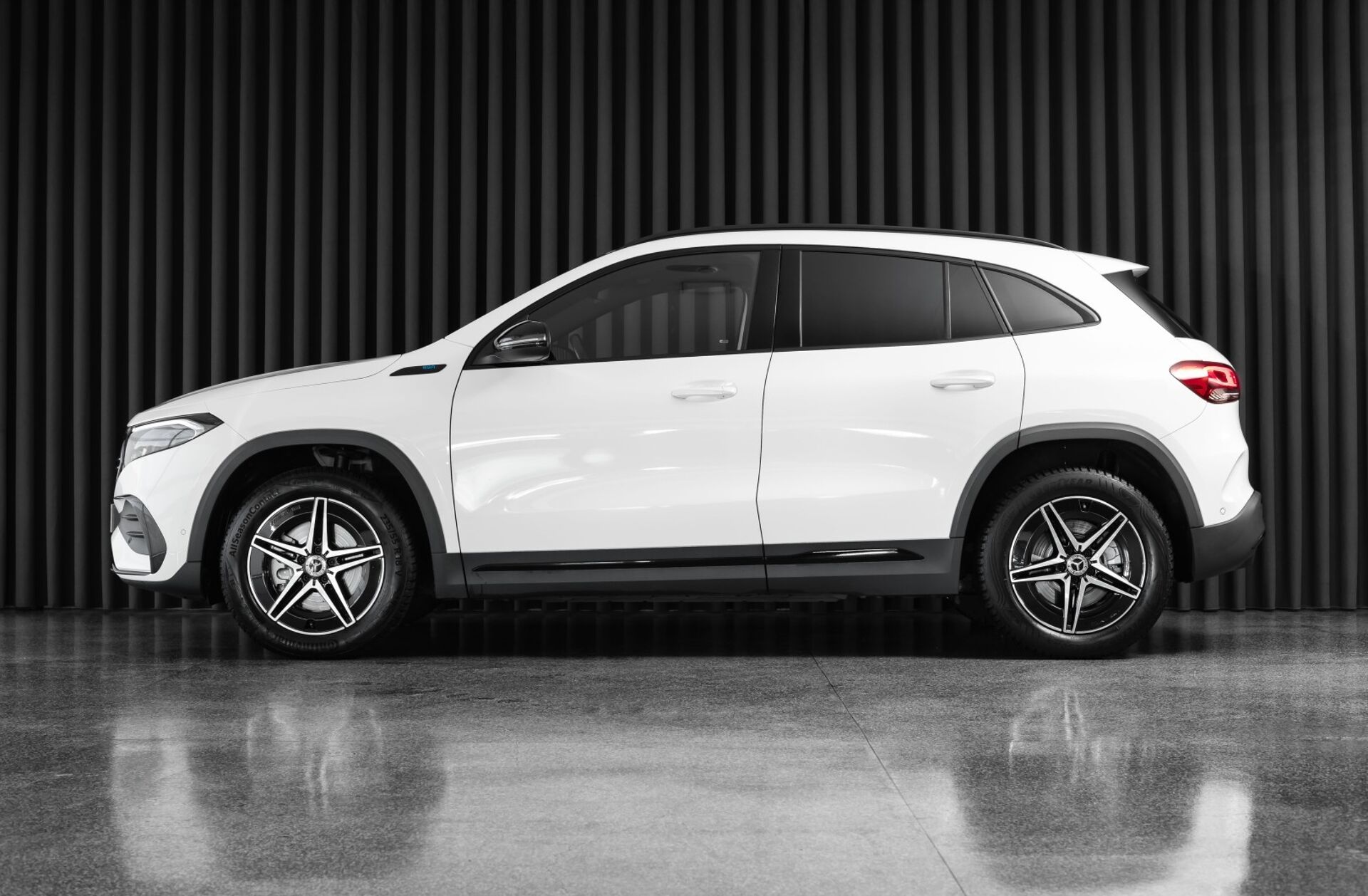 MERCEDES EQA 250 AMG Line