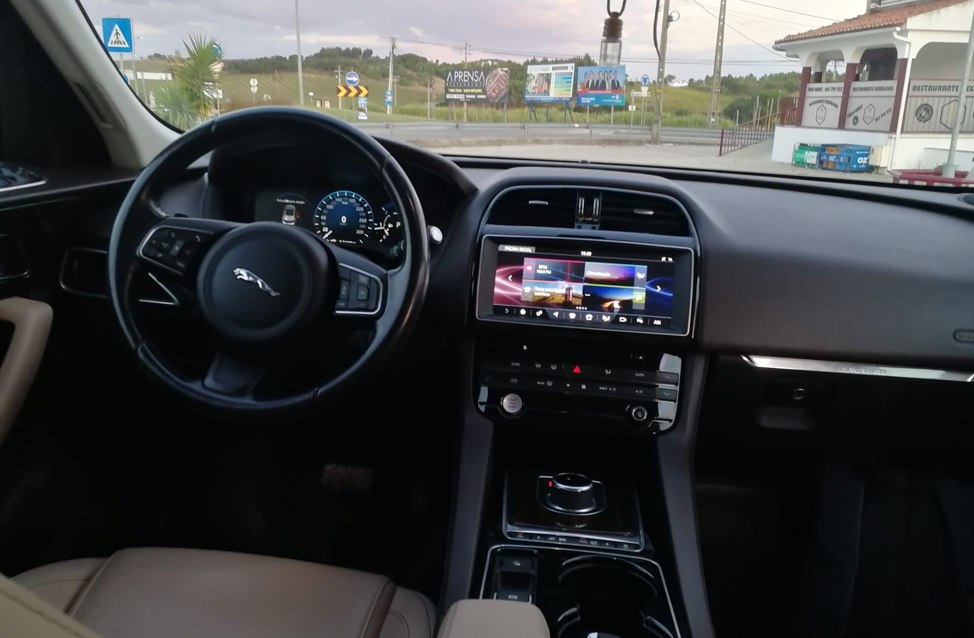 JAGUAR F-Pace 2.0 i4D R-Sport AWD Aut.