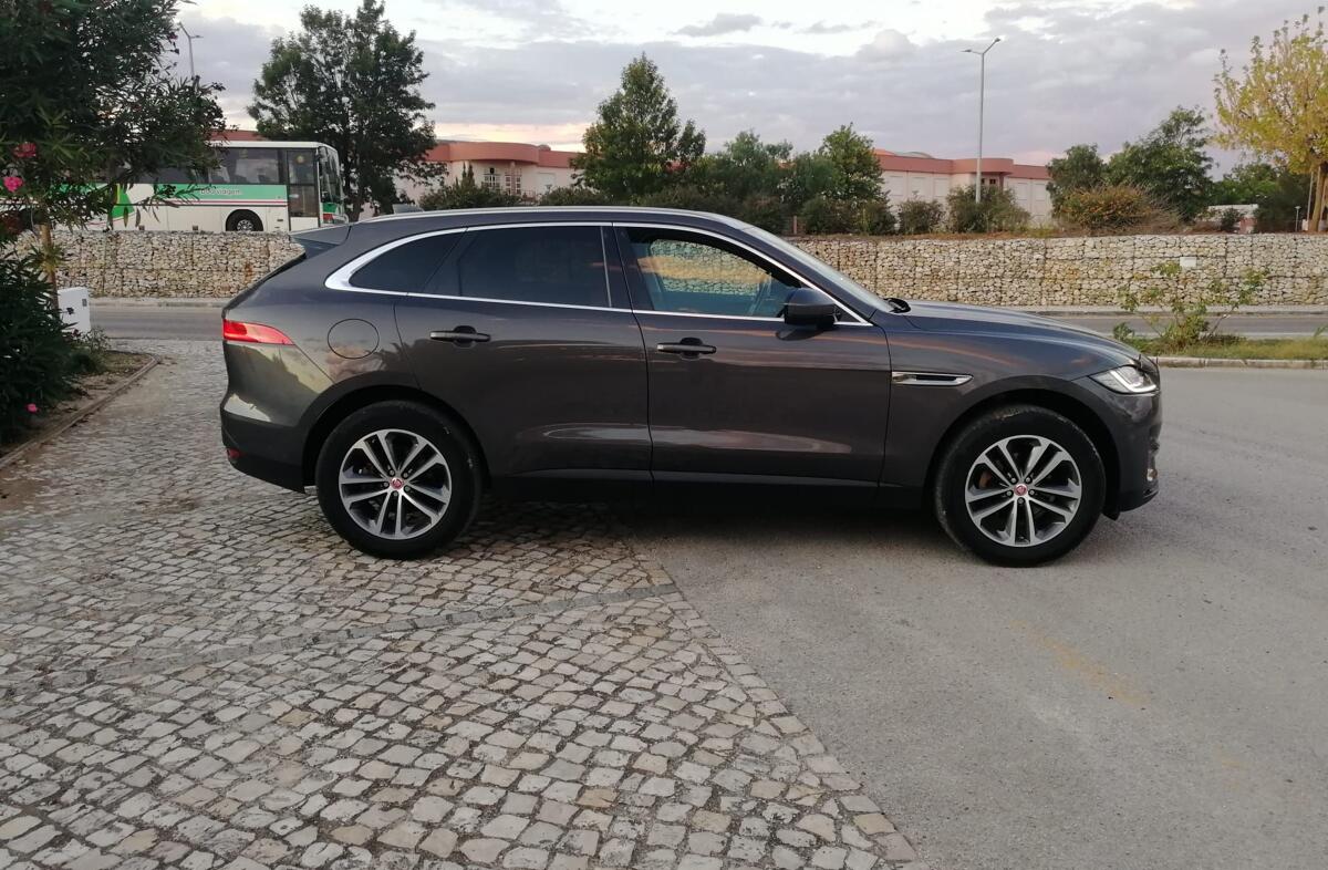 JAGUAR F-Pace 2.0 i4D R-Sport AWD Aut.