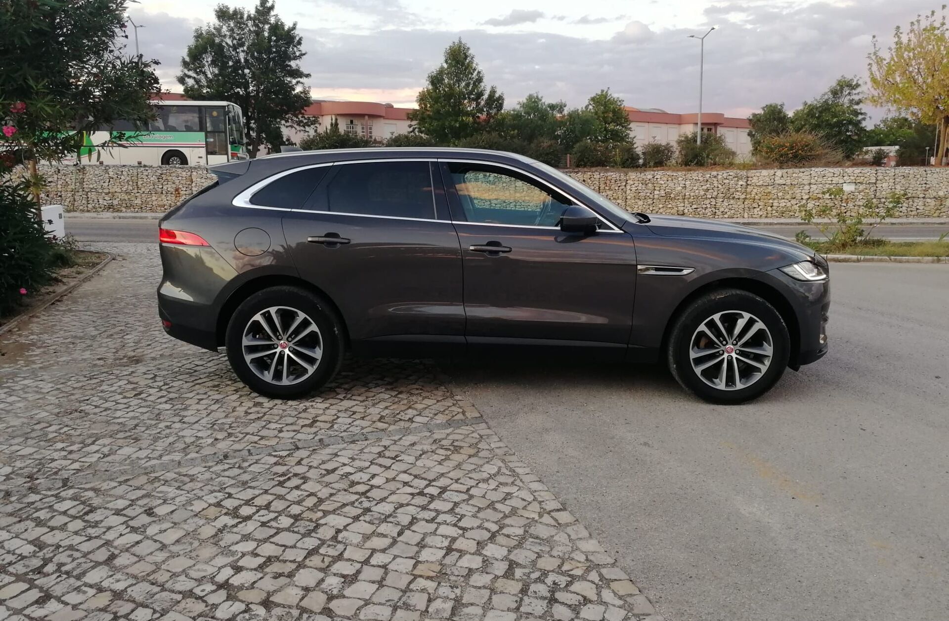 JAGUAR F-Pace 2.0 i4D R-Sport AWD Aut.