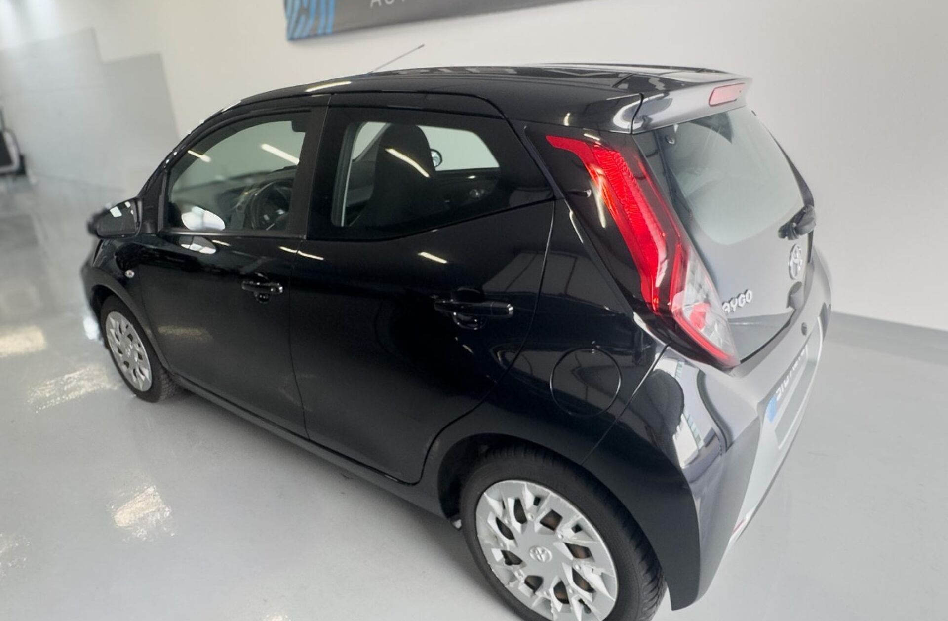 TOYOTA Aygo 1.0 X-Play Plus