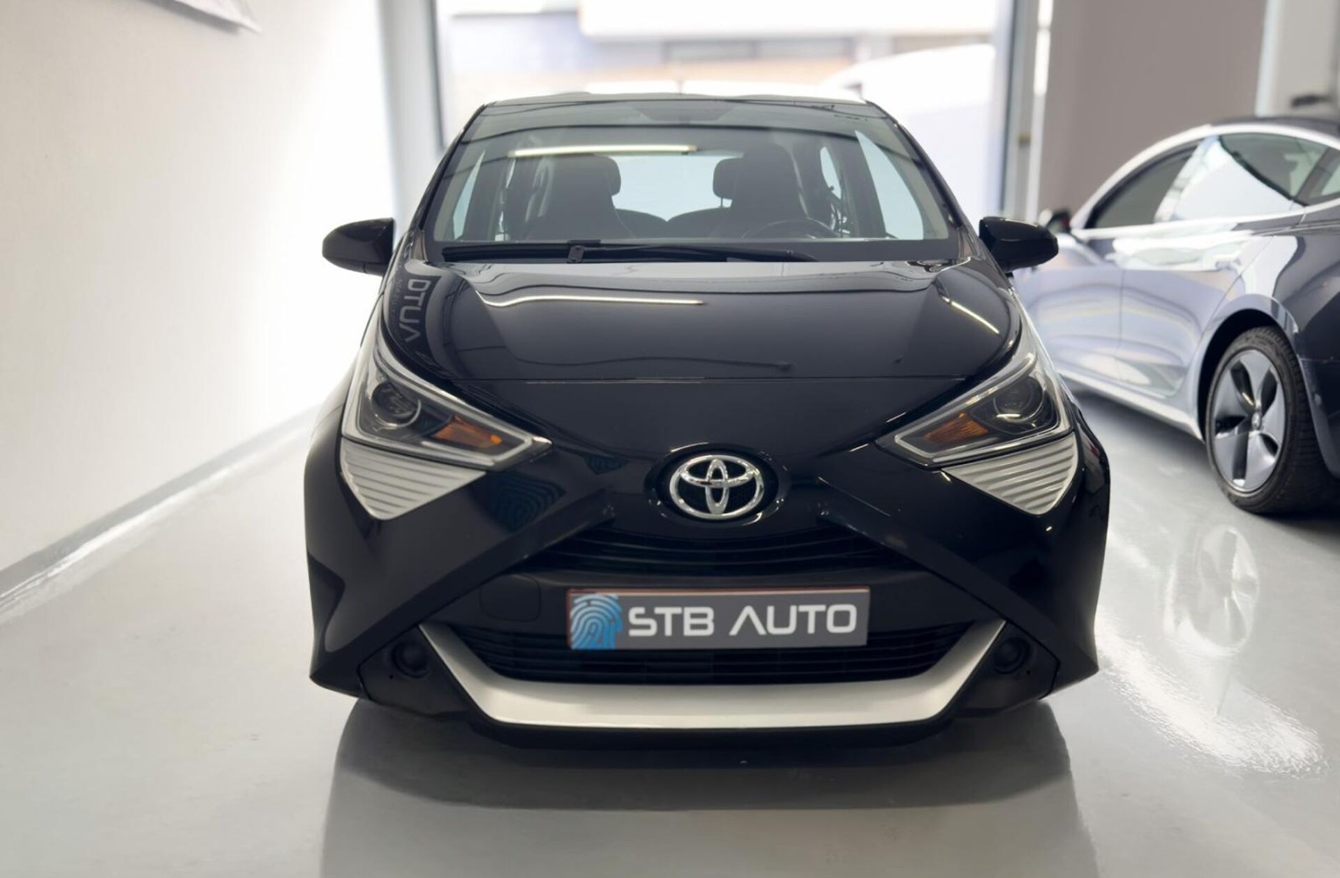 TOYOTA Aygo 1.0 X-Play Plus