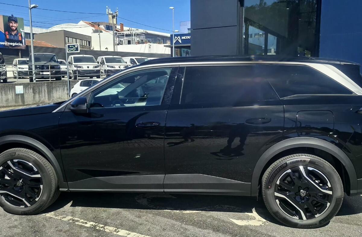 PEUGEOT 5008 e- 73 kWh Allure