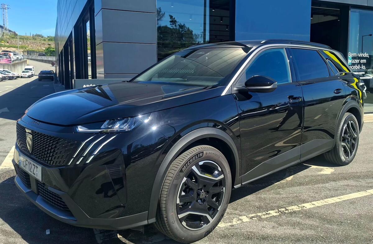 PEUGEOT 5008 e- 73 kWh Allure