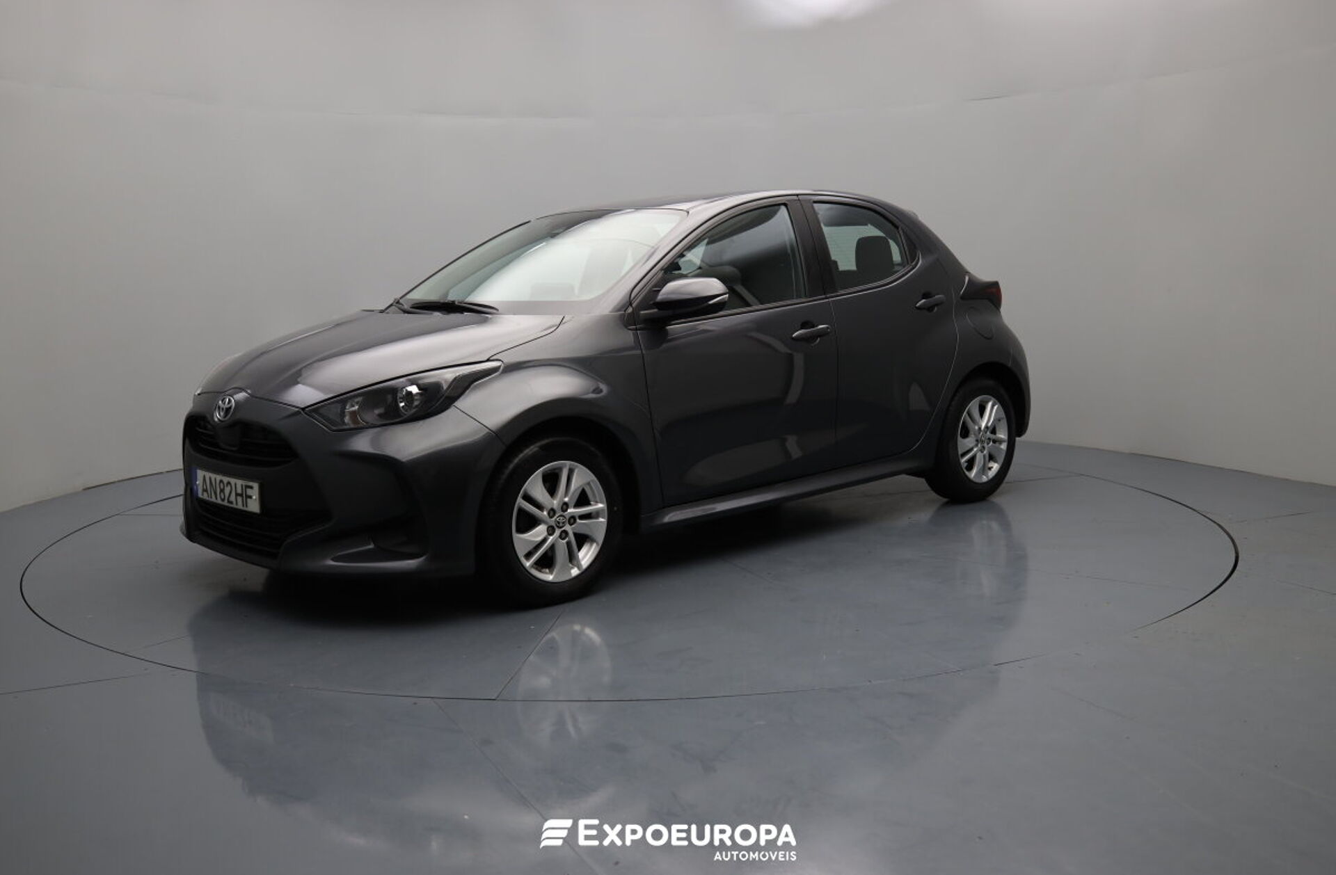 TOYOTA Yaris 1
