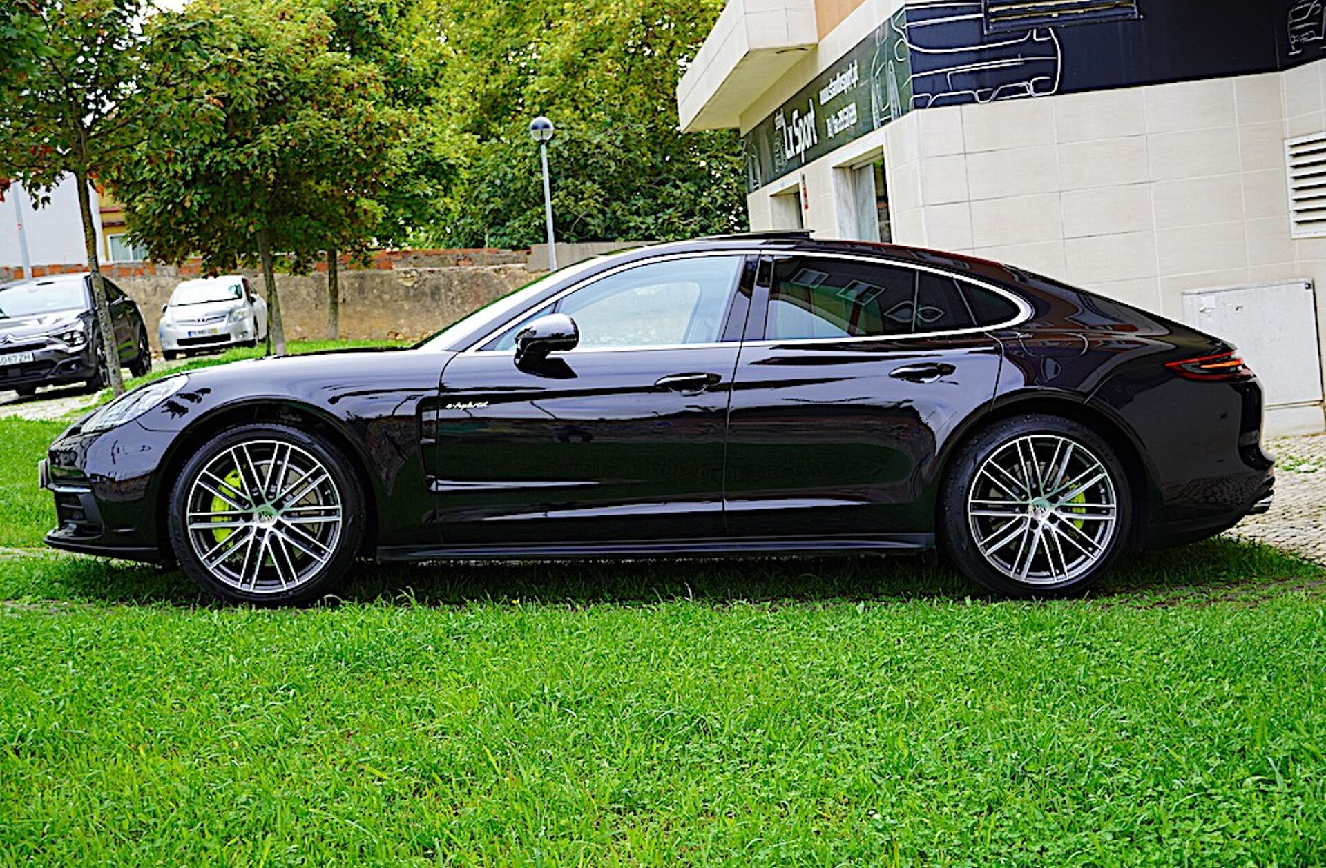 PORSCHE Panamera 4 E-Hybrid