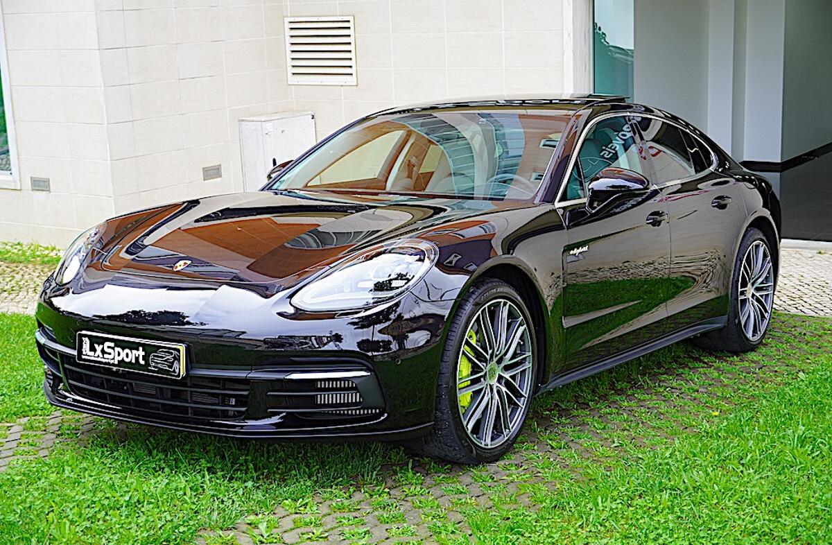 PORSCHE Panamera 4 E-Hybrid