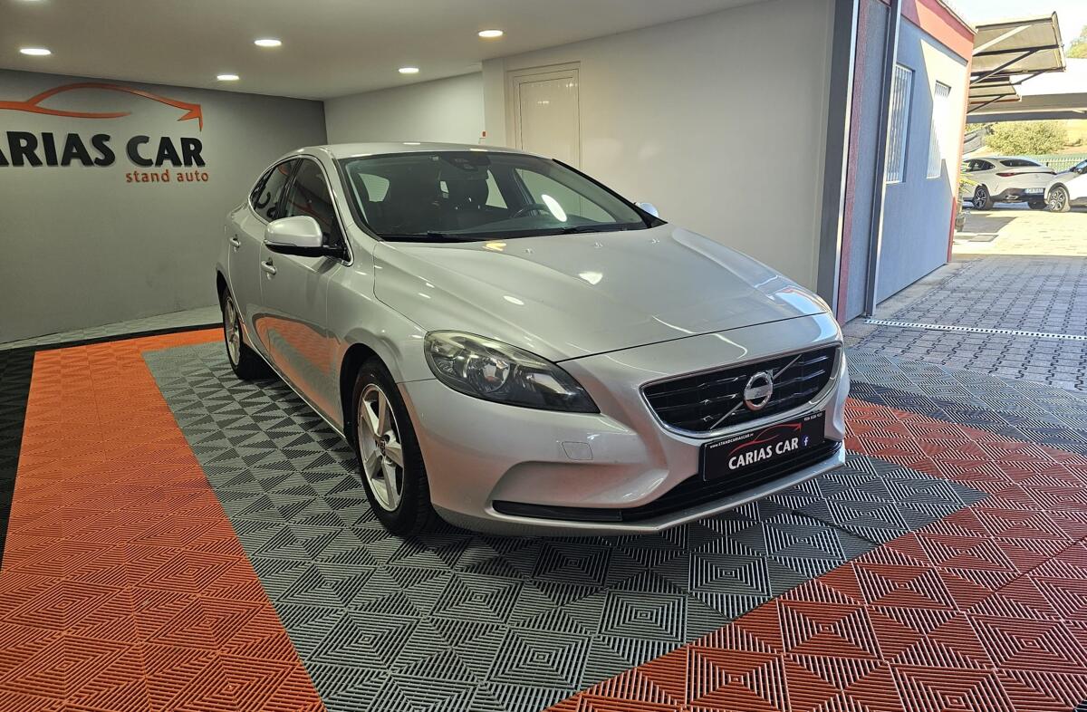 VOLVO V40 1.6 D2 Kinetic