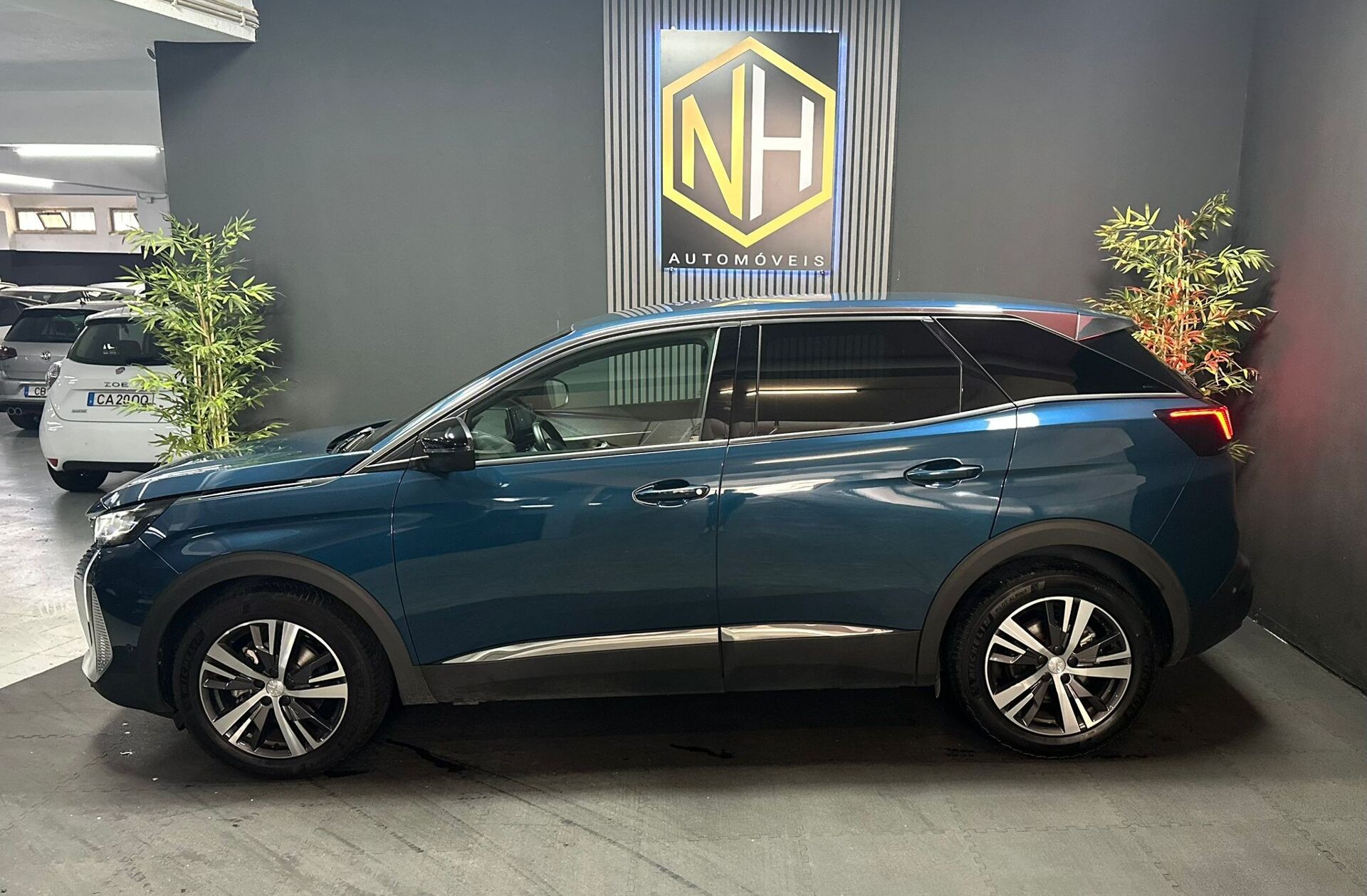 PEUGEOT 3008 1.2 PureTech Allure Pack EAT8