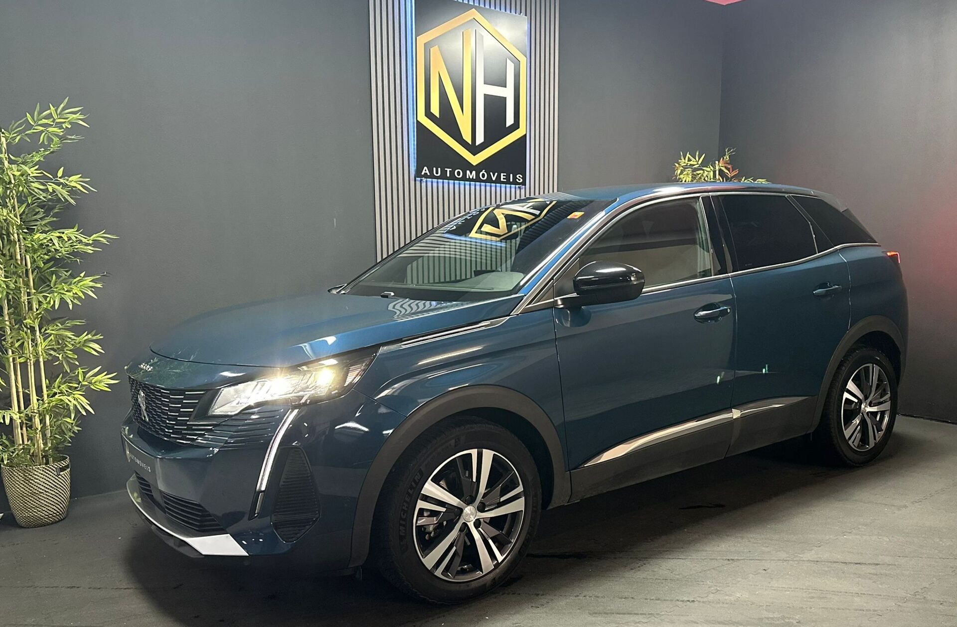 PEUGEOT 3008 1.2 PureTech Allure Pack EAT8