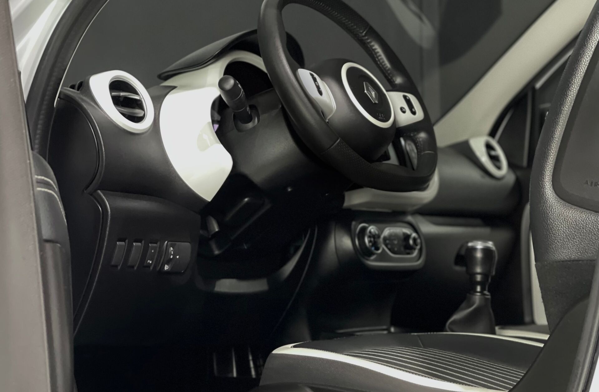 RENAULT Twingo 1.0 SCe Intens