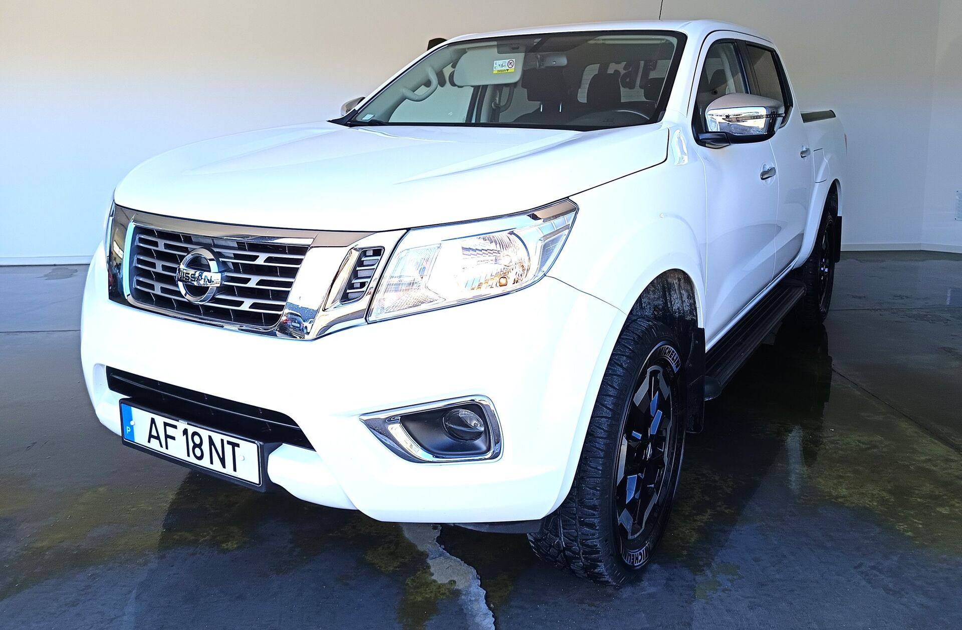 NISSAN Navara 2.3 dCi CD 4WD N-Connecta
