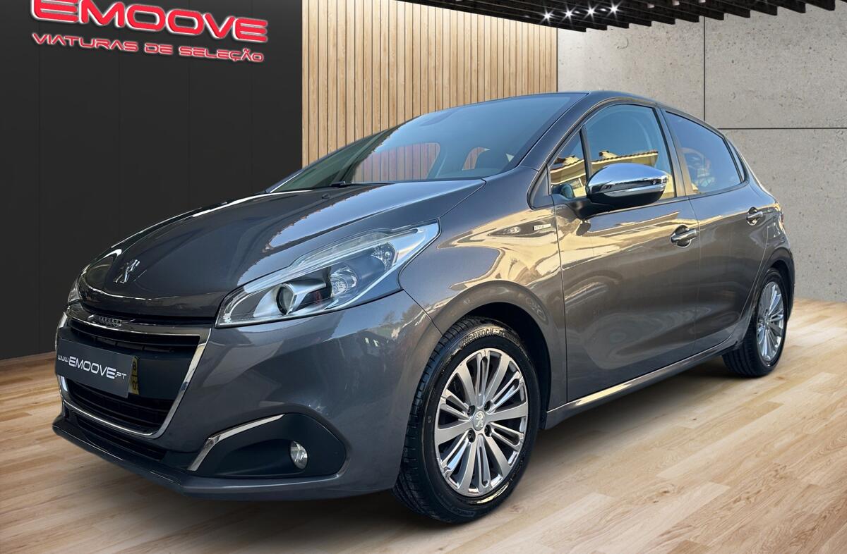 PEUGEOT 208 1.2 PureTech Style