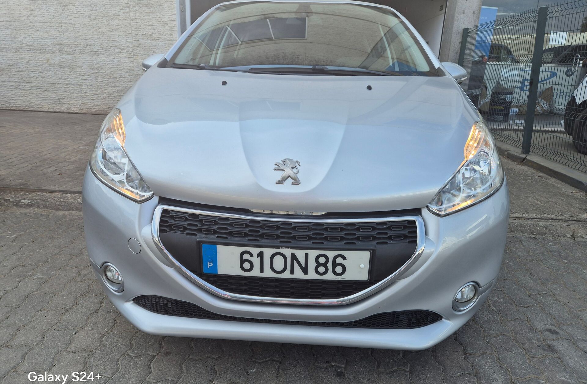 PEUGEOT 208 1.2 VTi Active
