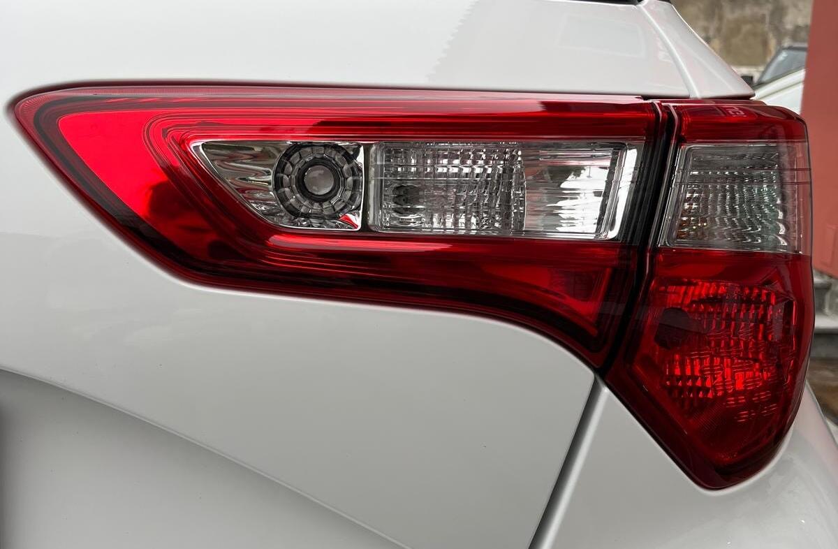 TOYOTA Yaris 1.5 HSD 20 Anos