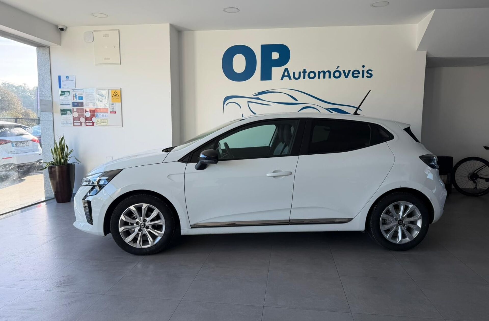 RENAULT Clio 1.0 TCe Evolution Bi-Fuel