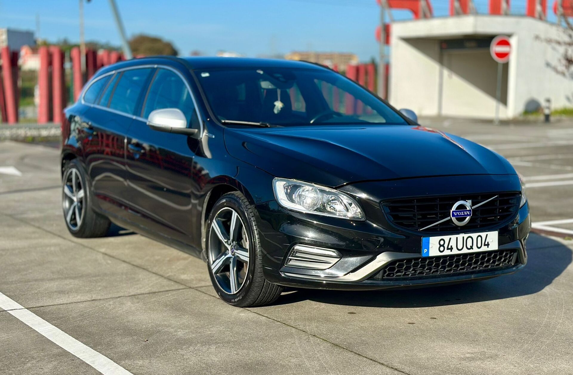 VOLVO V60 2.4 D6 R-Design AWD Phev