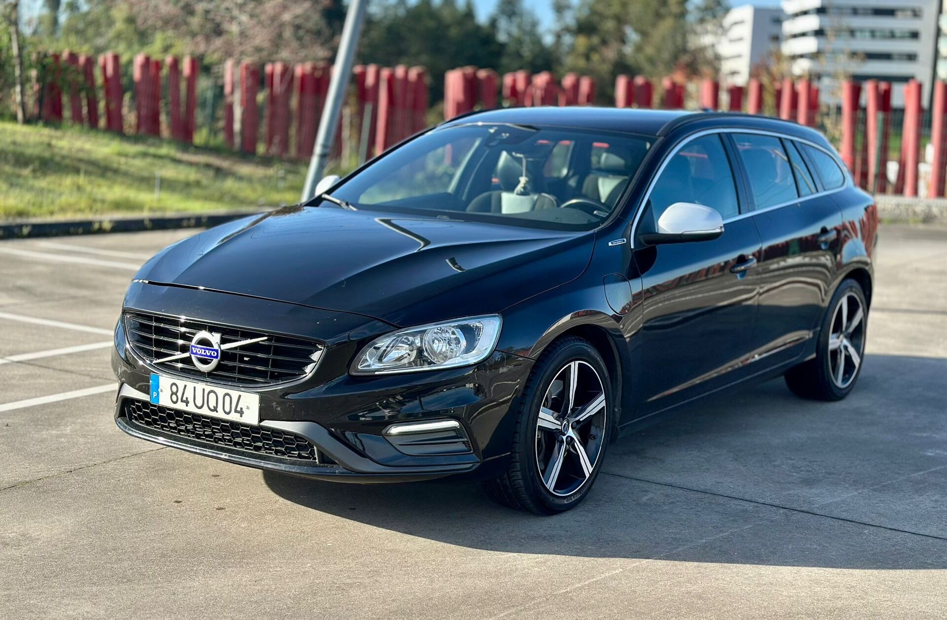 VOLVO V60 2.4 D6 R-Design AWD Phev