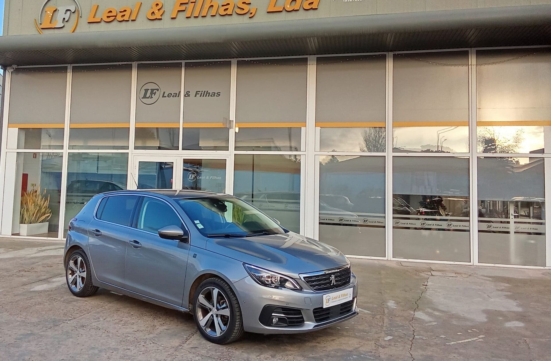 PEUGEOT 308 1.2 PureTech Active
