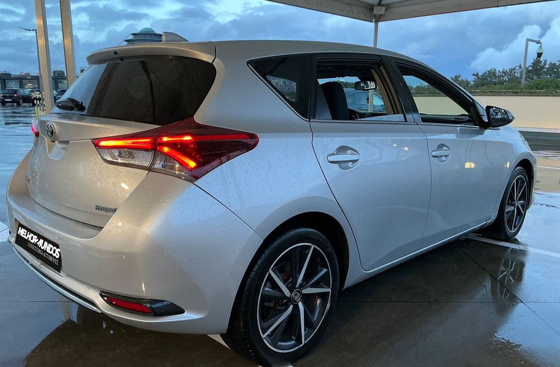 TOYOTA Auris 1.8 HSD Comfort