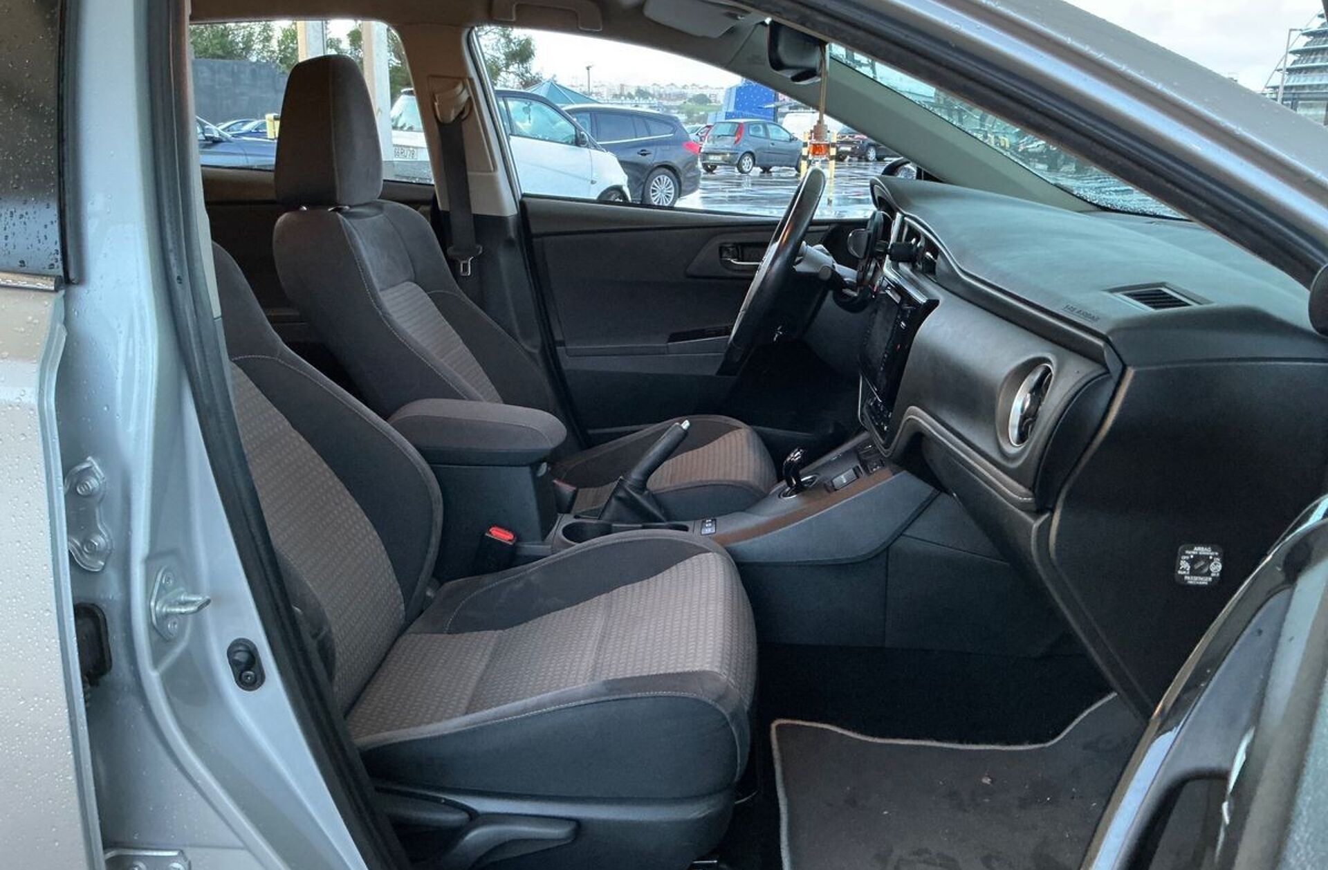 TOYOTA Auris 1.8 HSD Comfort