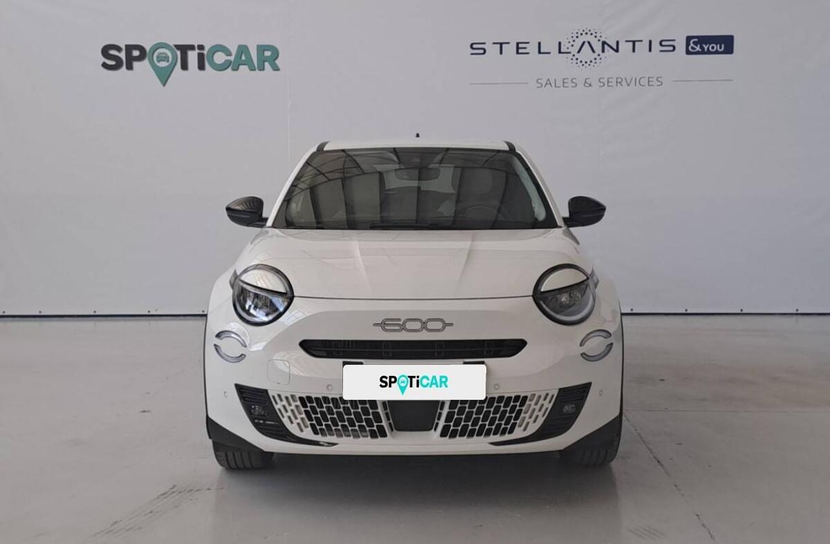 FIAT 600 1.2 Hybrid La Prima