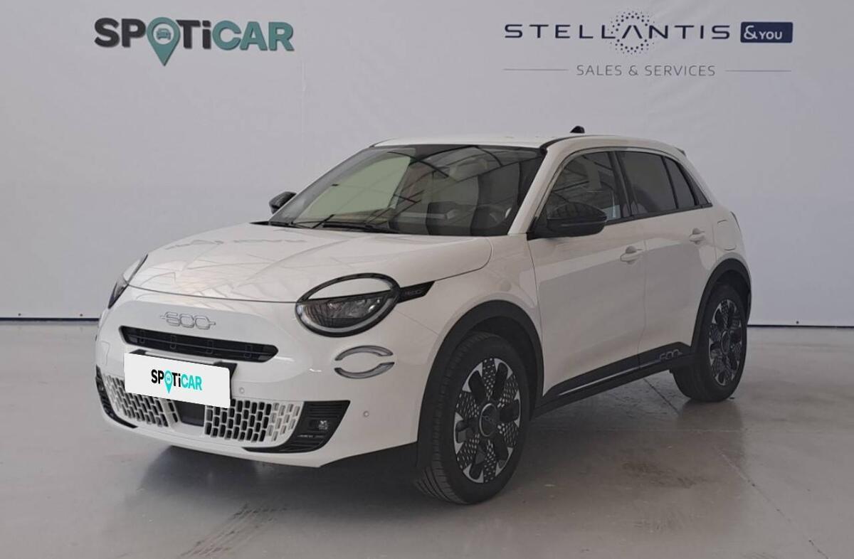 FIAT 600 1.2 Hybrid La Prima