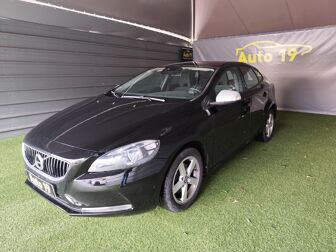 VOLVO V40 2.0 D2 Momentum