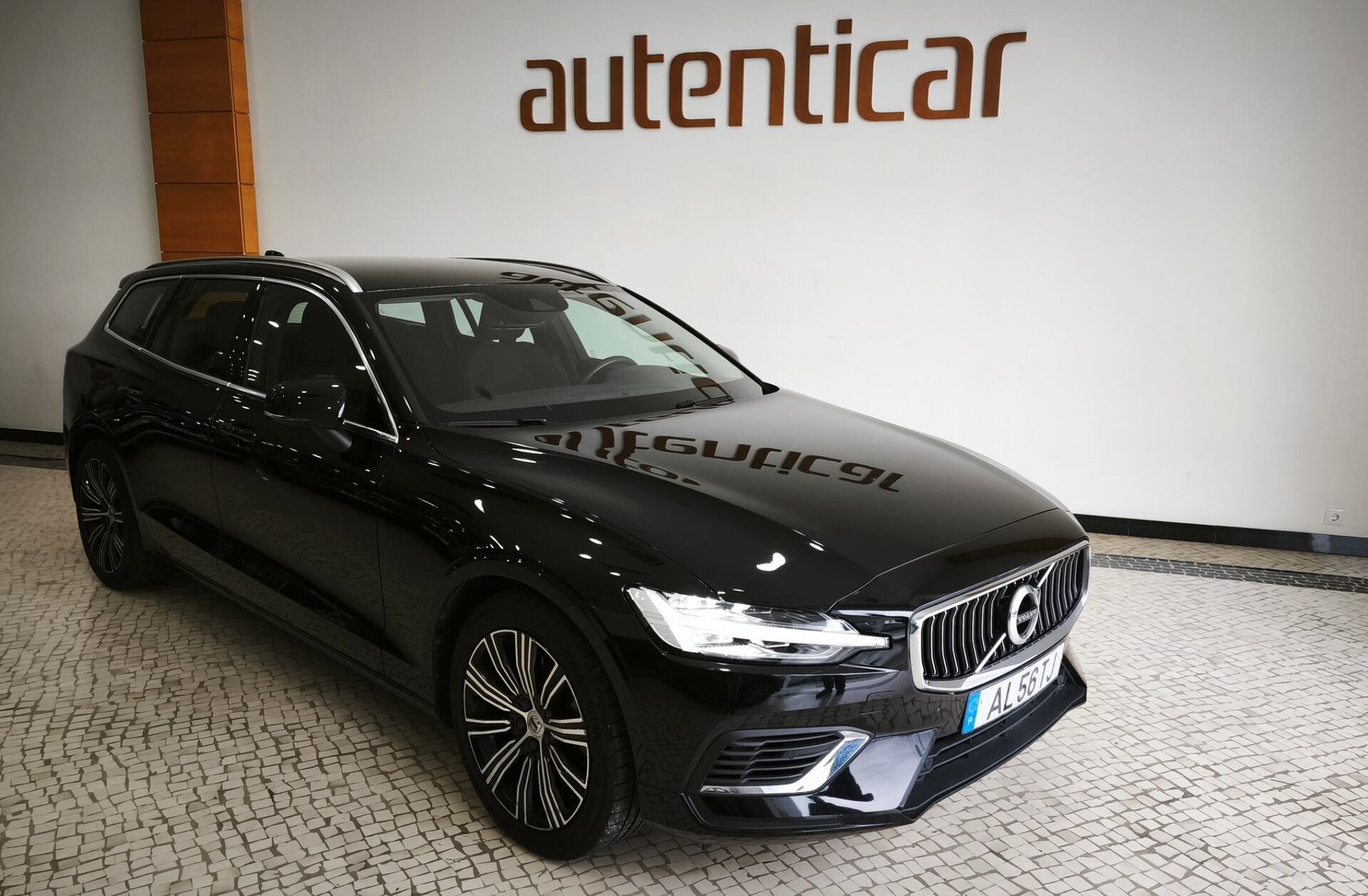 VOLVO V60 2.0 T6 AWD TE Inscription Expression