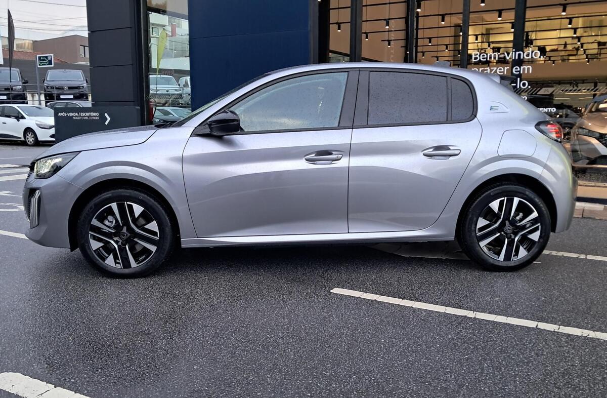 PEUGEOT 208 e- 51 kWh GT