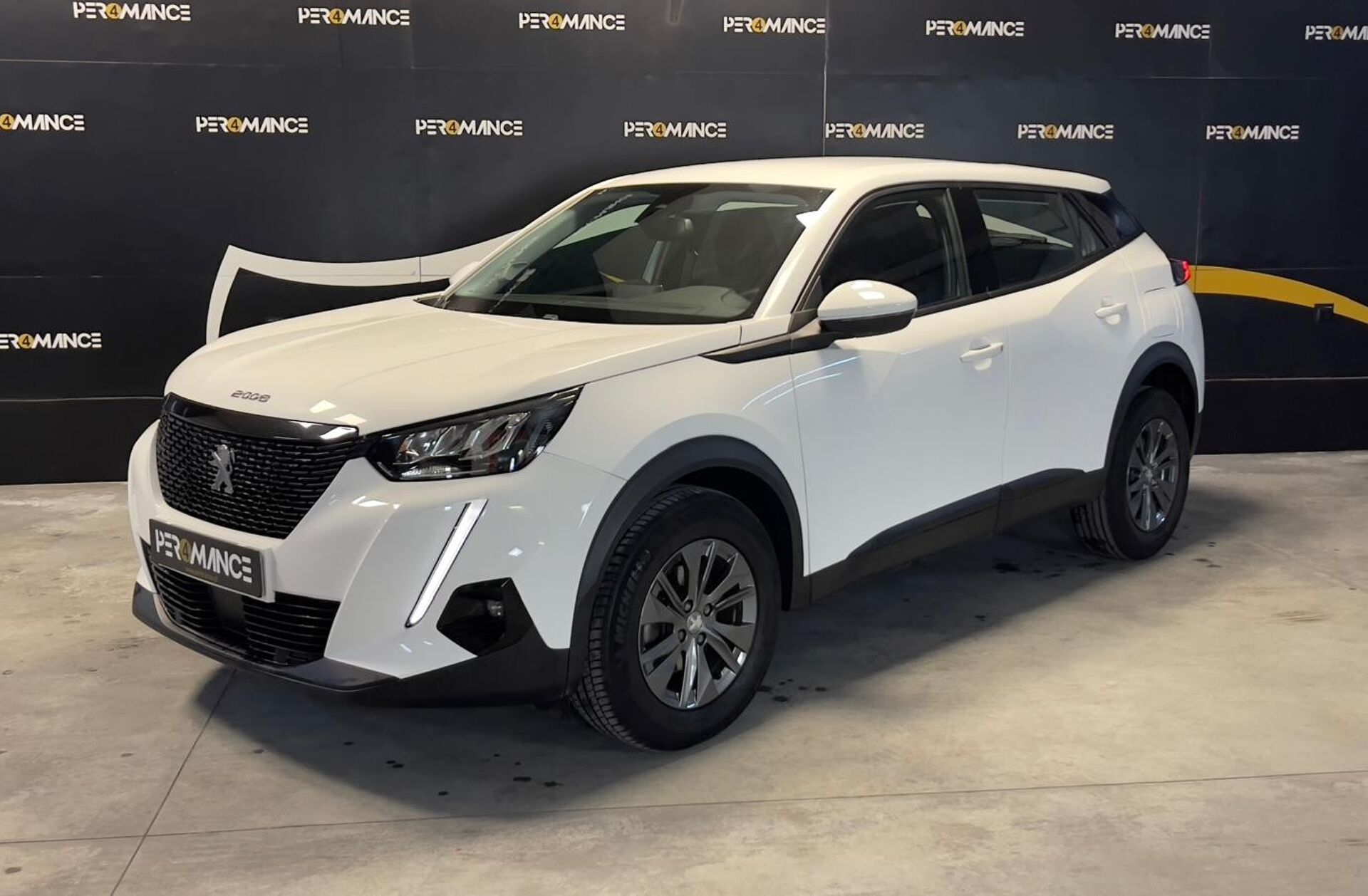 PEUGEOT 2008 1.2 PureTech Active Pack
