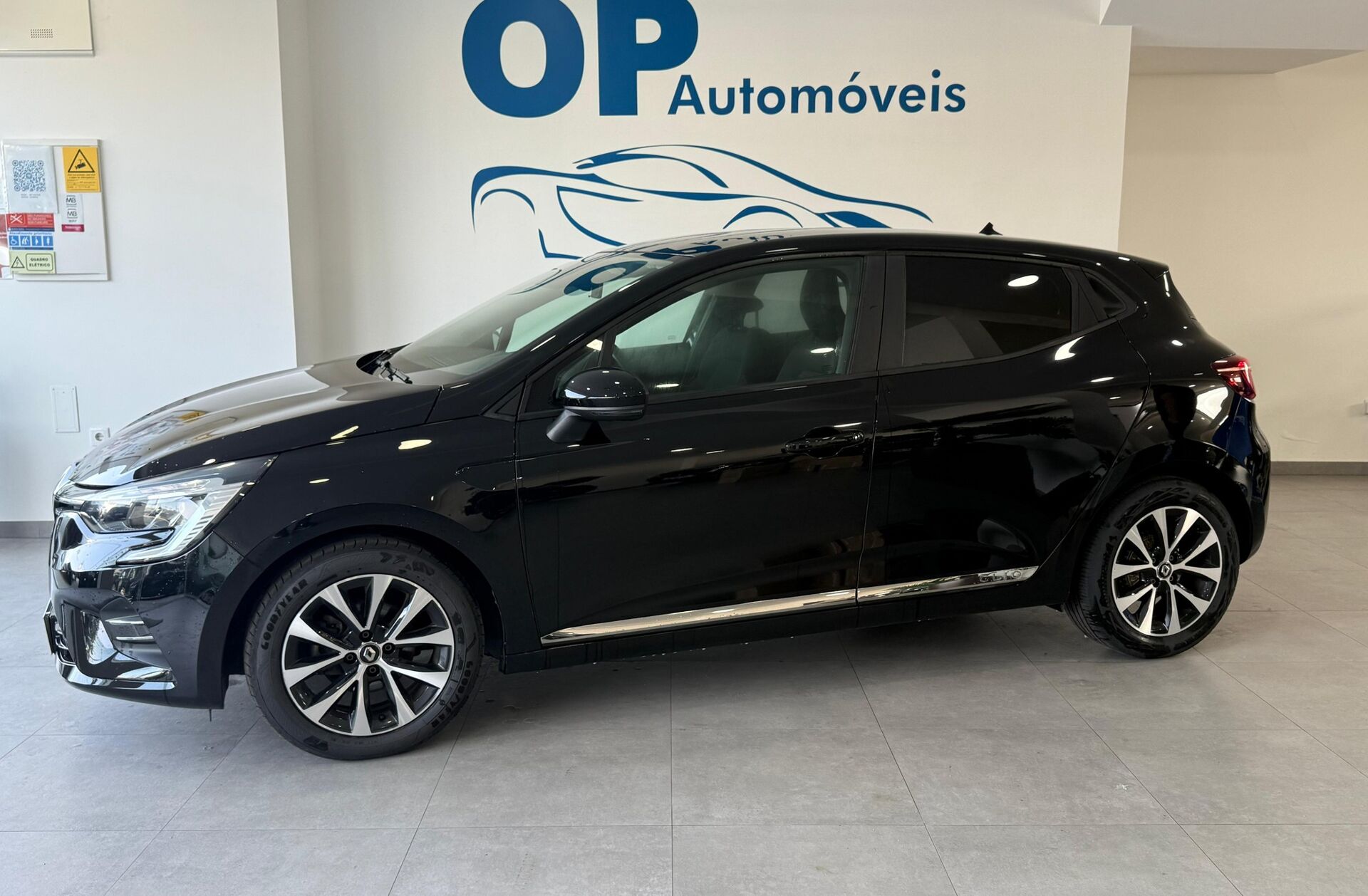 RENAULT Clio 1.0 TCe Intens Bi-Fuel