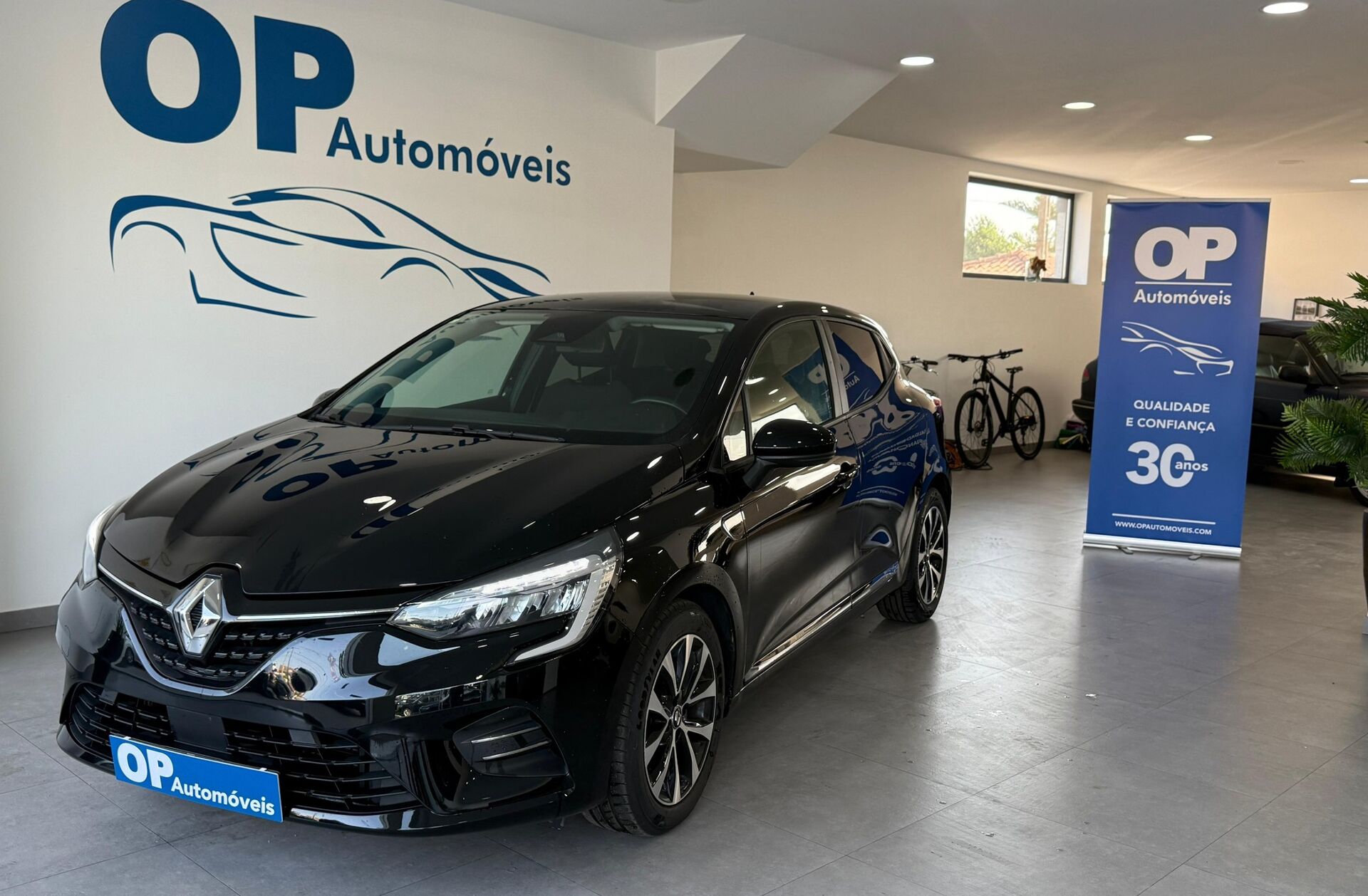 RENAULT Clio 1.0 TCe Intens Bi-Fuel