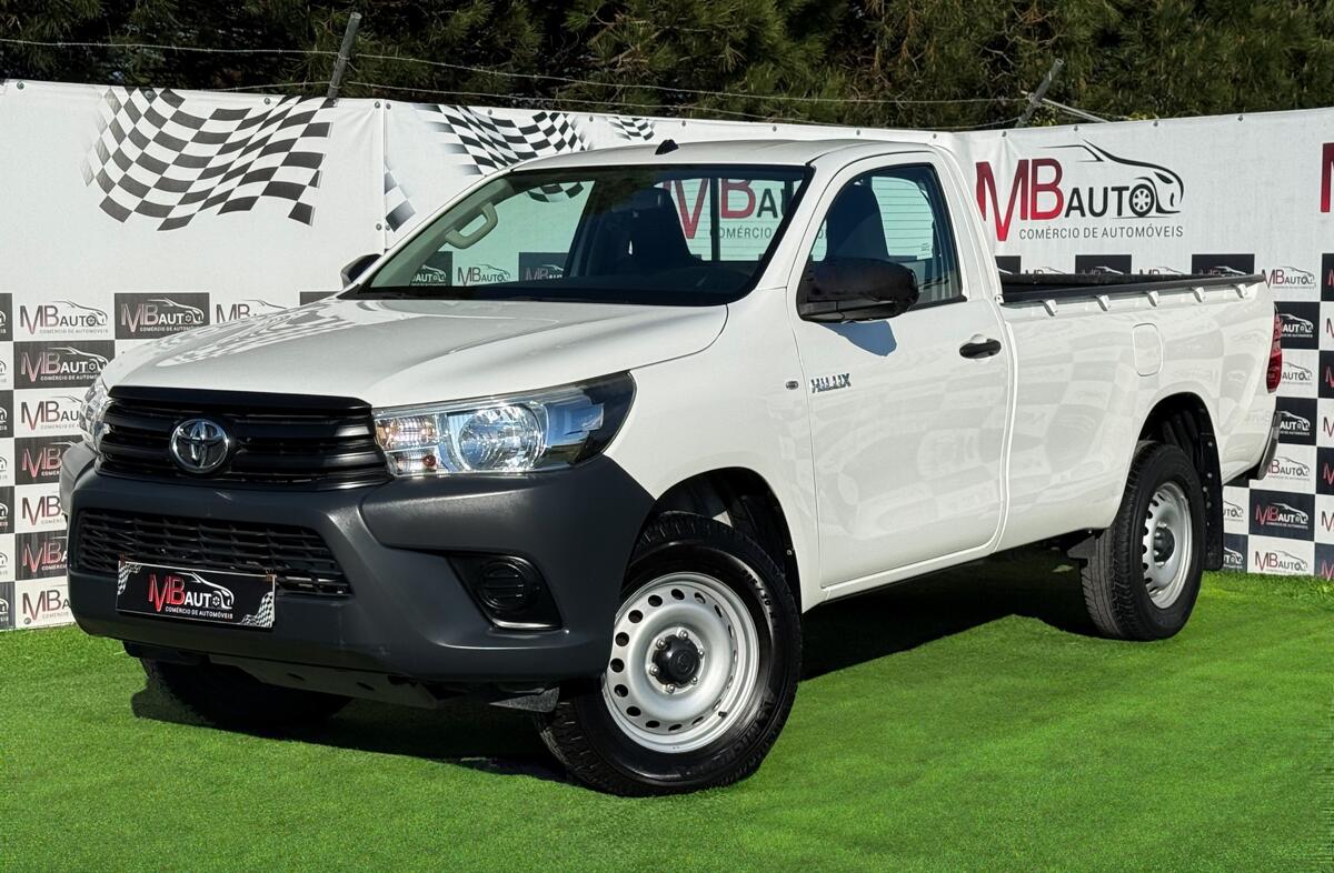 TOYOTA Hilux 2.4 D-4D 4WD CS CH