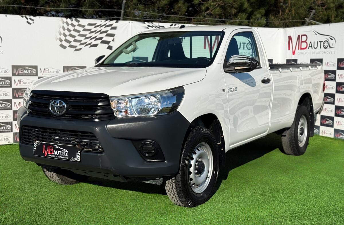 TOYOTA Hilux 2.4 D-4D 2WD CS