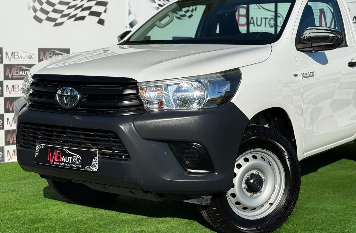 TOYOTA Hilux 2.4 D-4D 2WD CS