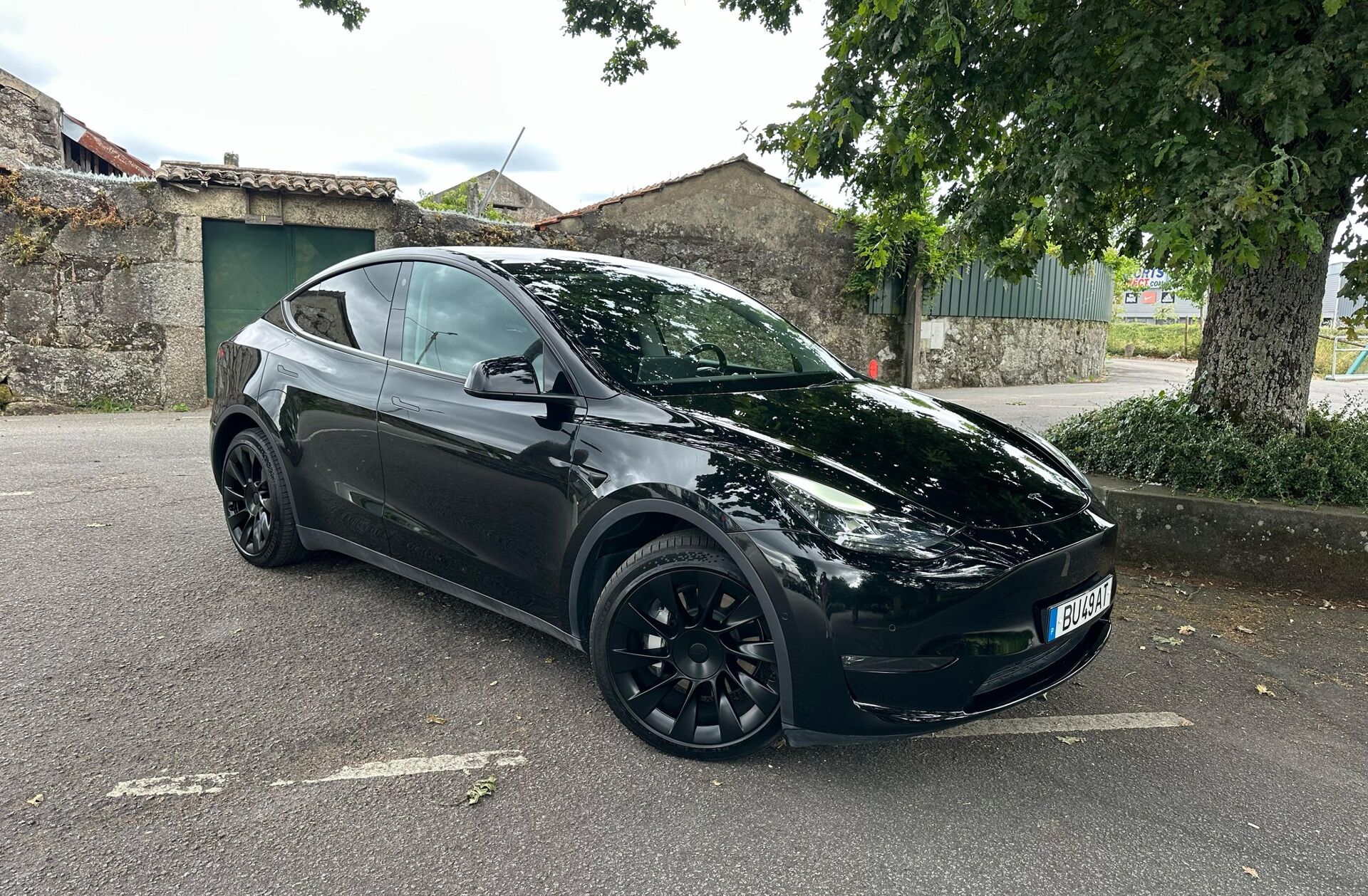 TESLA Model Y Long Range Tração Integral