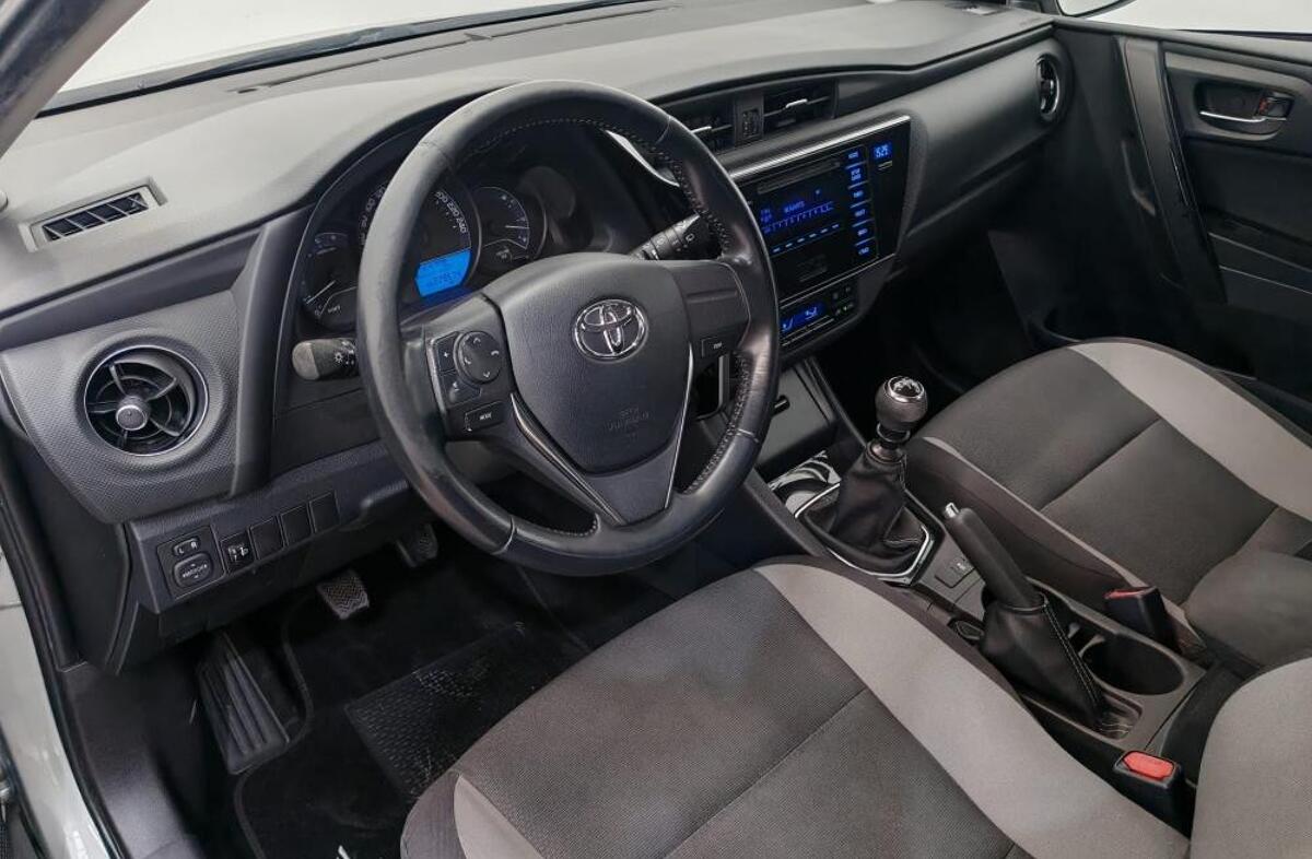 TOYOTA Auris 1.4 D-4D Comfort