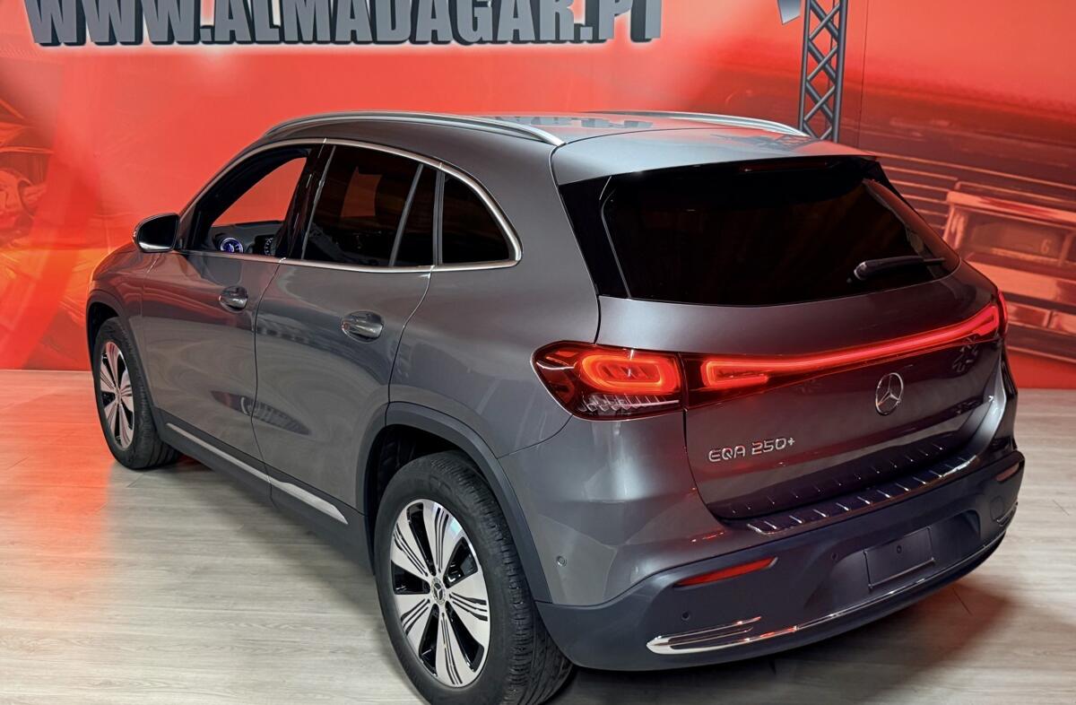 MERCEDES EQA 250 Progressive
