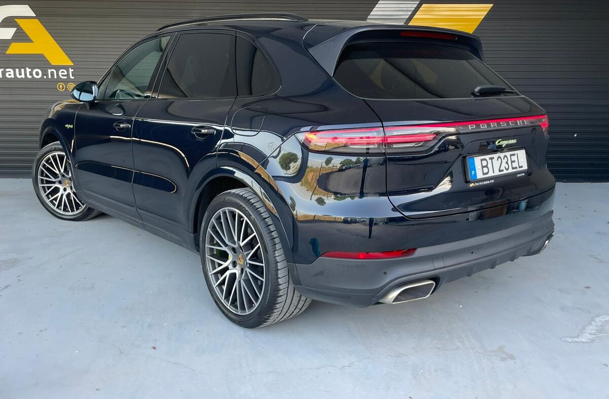 PORSCHE Cayenne E-Hybrid