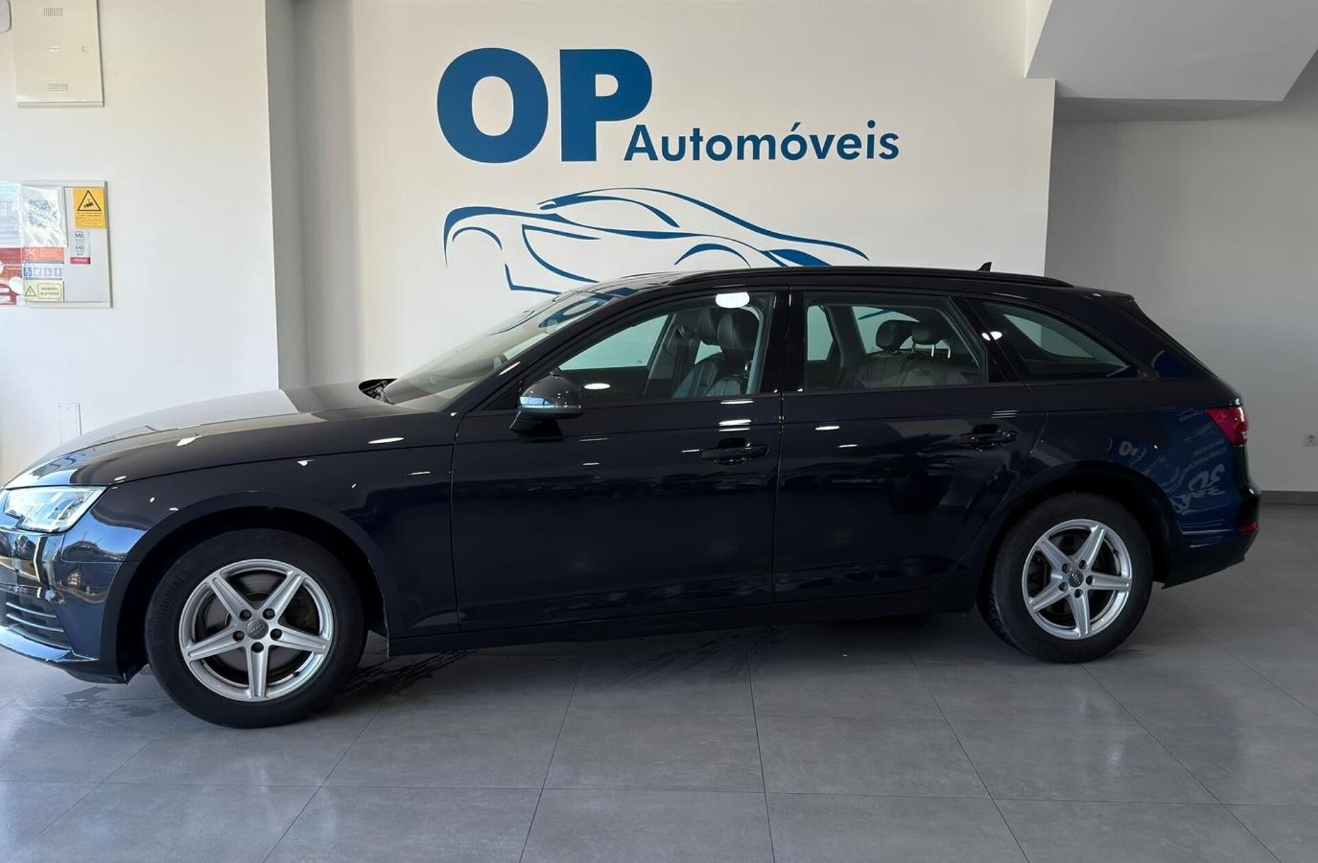 AUDI A4 2.0 TDI Advance S tronic
